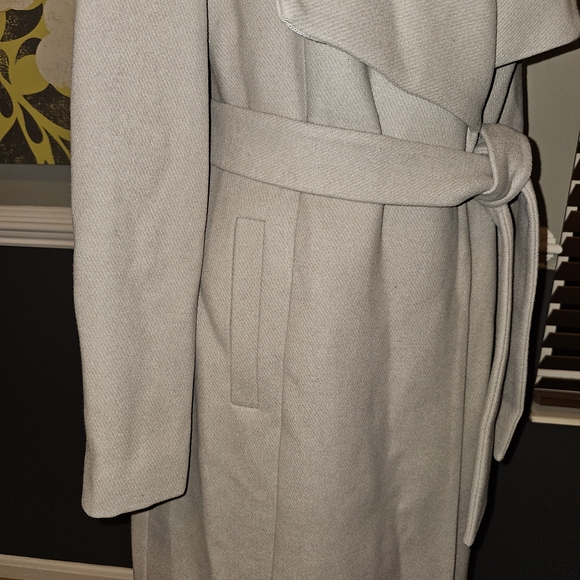 Elegant Gray Long Coat - Picture 5 of 12